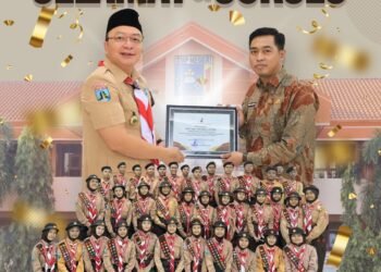 Momen Istimewa !! Wabup Gresik Lantik 37 Siswa Terbaik UPT SMPN 1 Gresik Menjadi Pramuka Garuda
