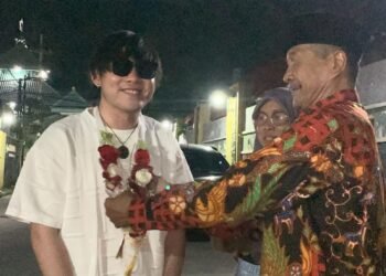 Pulang Kampung, Farhan Vokalis The NEXT AJS Sang Juara 1 Disambut Suka Cita oleh Kades dan Warga Nirwana Cerme Lor