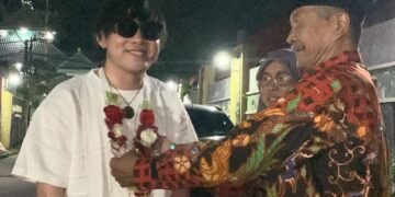 Pulang Kampung, Farhan Vokalis The NEXT AJS Sang Juara 1 Disambut Suka Cita oleh Kades dan Warga Nirwana Cerme Lor