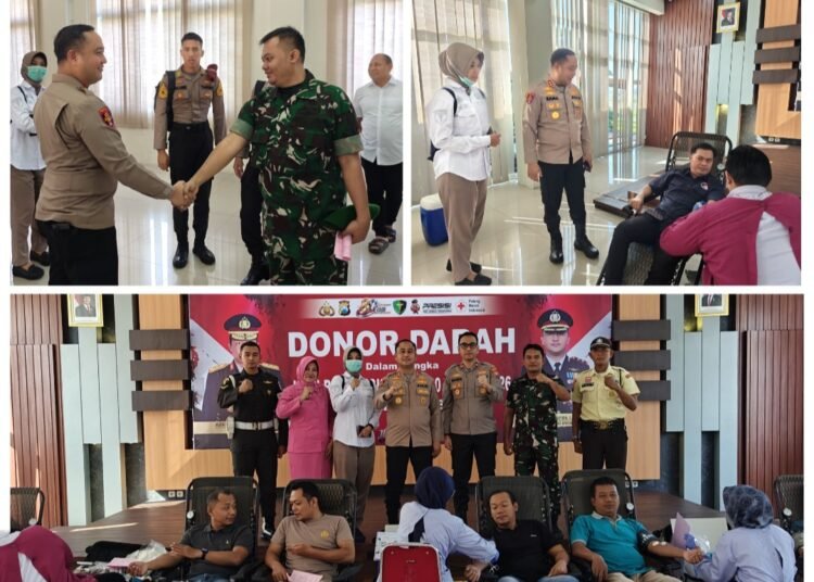 Polres Gresik Bersama Kodim Kompak Gelar Aksi Sosial Donor Darah Sambut HUT Bhayangkara ke-80