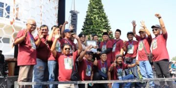 Istimewa!! Tumpeng Nasi Krawu Komunitas Wartawan Grissee Berhasil Pecahkan Rekor MURI