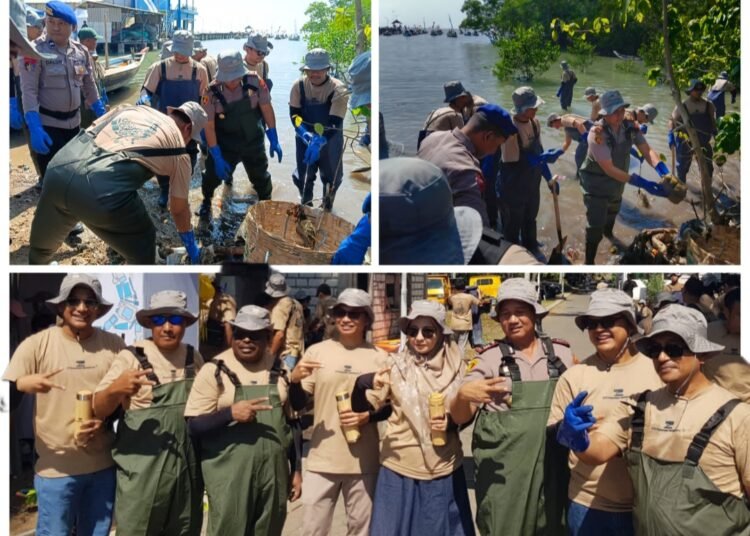 Peringati Hari Lingkungan Hidup Sedunia 2026, Polres Gresik Ikut Aksi Bersih Pantai Bersama PT Freeport Indonesia di Mengare Bungah