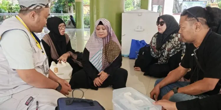 Istimewa !! Tim Medis Dinkes Gresik Berikan Layanan Kesehatan Sepenuh Hati di Haul Habib Abu Bakar Assegaf ke-71