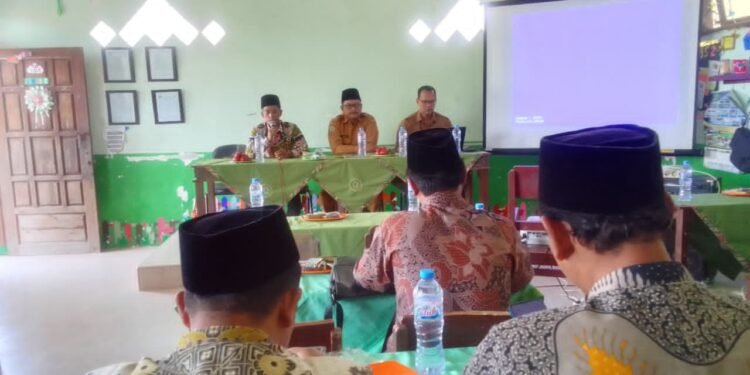 Gandeng Dispendik Gresik, KKMI Dukun Kupas Tuntas Juknis Anggaran Bosda Tahun 2026