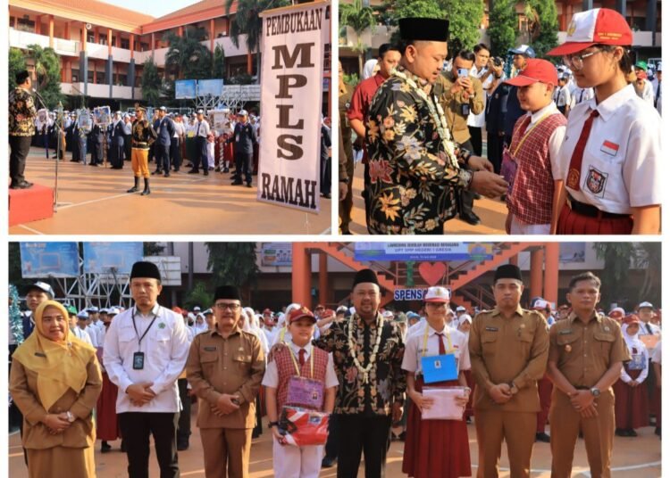 Istimewa !! Buka MPLS Ramah Anak, Bupati Gus Yani Jadikan UPT SMPN 1 Gresik Pelopor Sekolah Moderasi Beragama