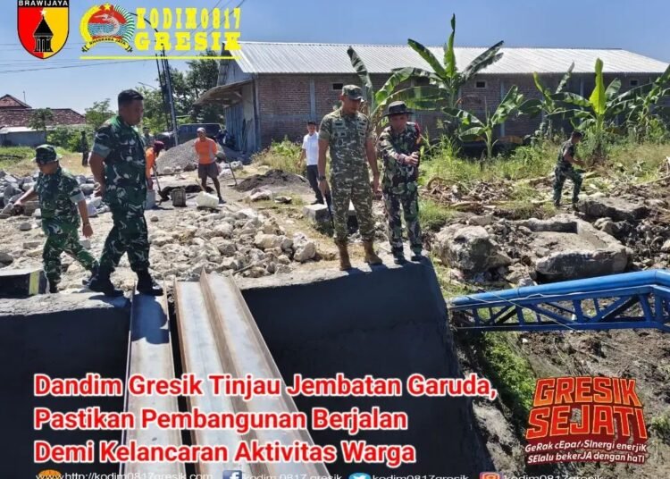 Dandim Gresik Tinjau Jembatan Garuda, Pastikan Pembangunan Berjalan Lancar 