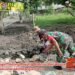 Semangat Gotong Royong Babinsa dan Warga Balongpanggang Jadi Kekuatan Membangun Desa