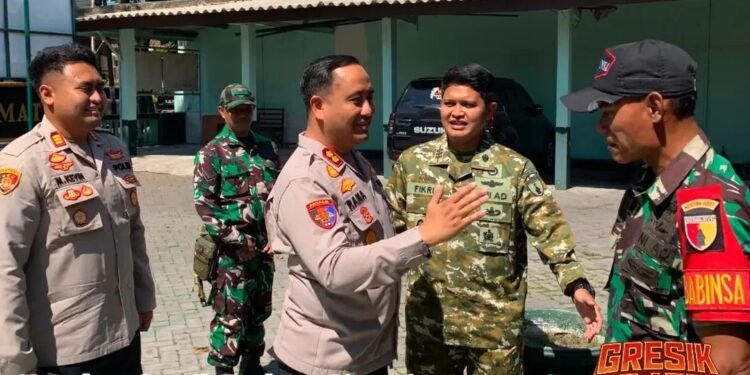 Semangat Sinergitas TNI–Polri, Kapolres Gresik AKBP Ramadhan Sambangi Makoramil 0817/05 Kota Gresik