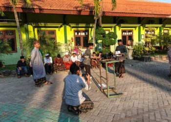 Indonesia Berkiblat: Takmir Masjid Ibnu Sina MTsN Gresik Ikuti Gerakan Nasional 1.448K Rashdul Qiblat