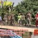 TNI Hadir untuk Rakyat !! Berjibaku Bersama Warga Kebut Pengecoran Jembatan Garuda di Benjeng