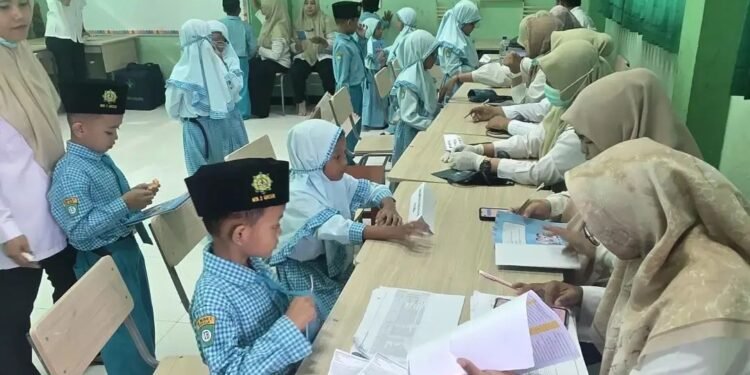 Wow, Ada Rumah Sakit Mini Hadir di MIN 2 Gresik untuk Layanan Kesehatan Siswa