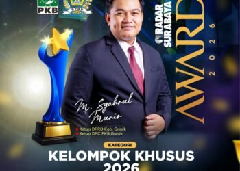 Selamat !! Ketua DPRD Gresik Raih Penghargaan sebagai “Pemimpin Pro Rakyat, Terbuka dan Humanis”