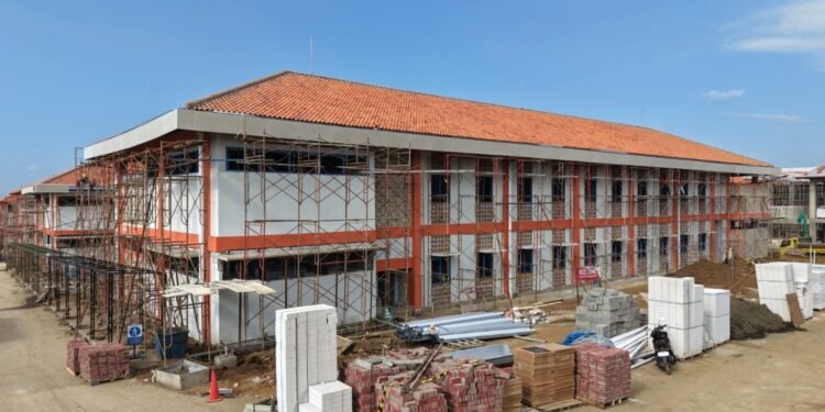 SIG Pasok Material Konstruksi Ramah Lingkungan untuk Pembangunan Sekolah Rakyat