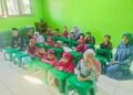 Baper Panceng Salurkan Meja Ngaji Sederhana “Jembatan Kebaikan” untuk TPQ Al Akmaliyah Dusun Larangan