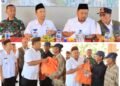Ribuan Petani Gagal Panen, Bupati Gus Yani Hadir Salurkan Bantuan 
