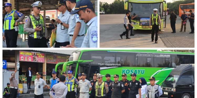Satlantas Polres Gresik Bersama Dirjen Perhubungan Darat Gelar Ramp Check Bus di Rest Area 726 B Tol Sumo Utamakan Keselamatan Penumpang
