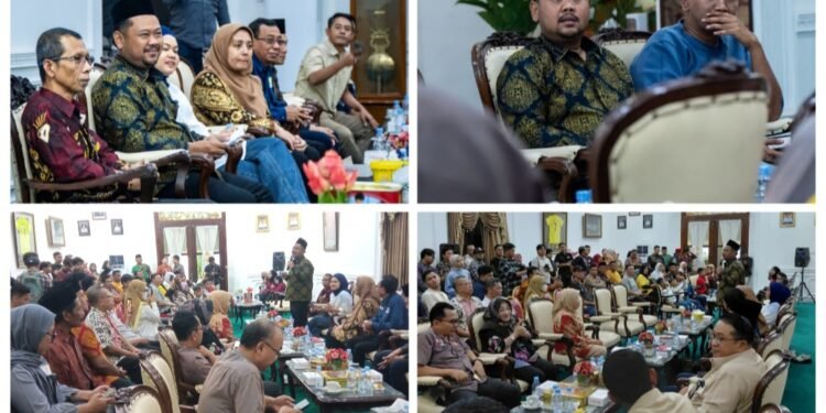 Pemulangan Anak Pekerja Migran Indonesia, Bupati Gresik: Pastikan Mendapatkan Masa Depan yang Lebih Baik