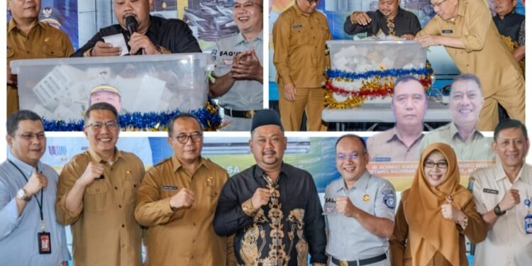 Bupati Gus Yani Gelontor Apresiasi dan Hadiah bagi Masyarakat Gresik yang Patuh Bayar Pajak