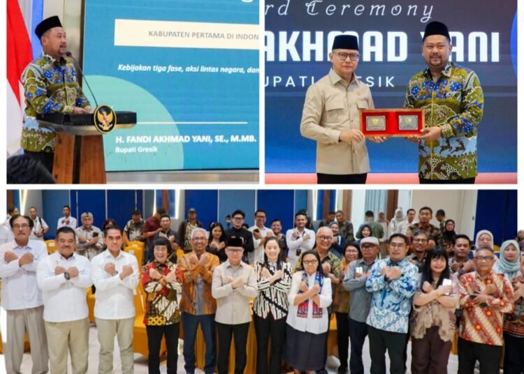 Gus Yani Raih Penghargaan Kepala Daerah Inspiratif dalam Gerakan Peduli Anak Pekerja Migran Indonesia dari Menteri P2MI