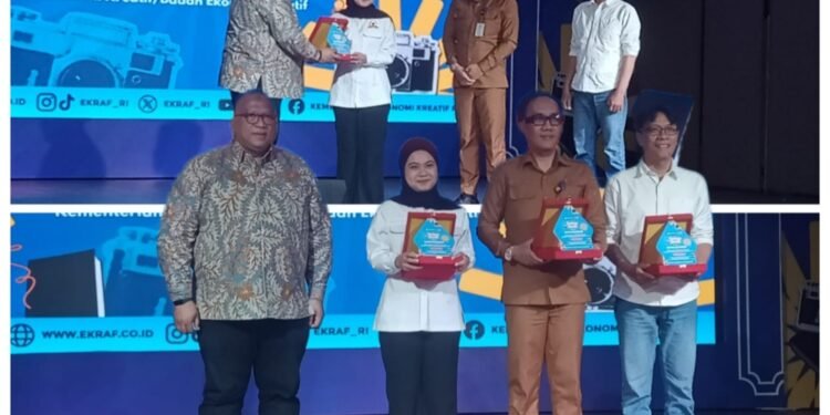 Kolaborasi Cantik DPR RI Nila Yani dan Dinas Pariwisata Gresik Hadirkan Fotografer Handal Bantu Pelaku UMKM Promosi di Media Sosial