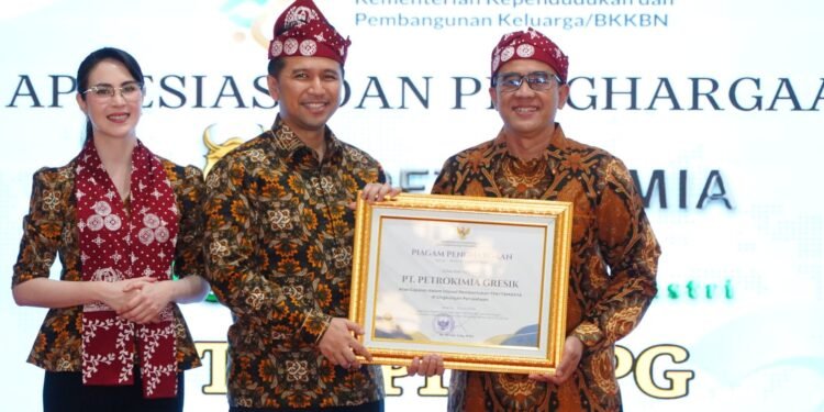 ISTIMEWA !! DAYCARE PETROKIMIA GRESIK RAIH PENGHARGAAN BKKBN PROVINSI JAWA TIMUR