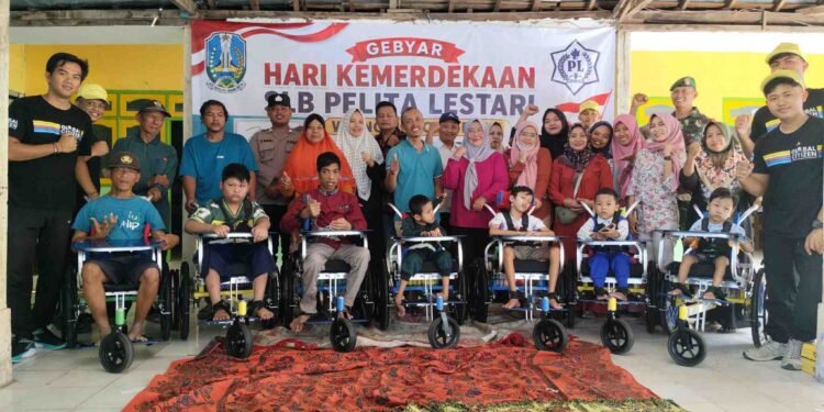 Semangat Kemerdekaan, Babinsa Wringinanom Dampingi SLB Pelita Lestari Terima Bantuan Kursi Roda dari Australia