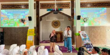 Goes To School Terus Berlanjut, Bawaslu Gresik Perkuat Literasi Demokrasi Pemilih Pemula di SMAN 1 Dukun