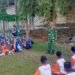 Semangat Kemerdekaan, Babinsa Kedamean Gembleng Kedisiplinan Siswa MI Sunan Ampel Sidoraharjo Melalui Latihan PBB