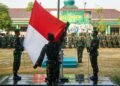 Semangat Merah Putih, Prajurit Kodim 0817/Gresik Ikuti Upacara Bendera Penuh Khidmat 