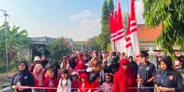 Semangat Kemerdekaan, Ratusan Warga Panjunan Tumpah Ruah Ikuti Jalan Sehat HUT RI