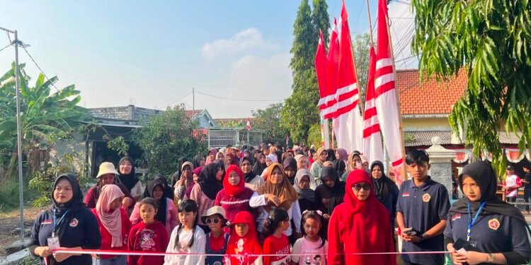Semangat Kemerdekaan, Ratusan Warga Panjunan Tumpah Ruah Ikuti Jalan Sehat HUT RI