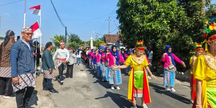 HUT RI ke-81 di Cagak Agung Gresik Makin Semarak, Warga Sulap Jalan Desa Jadi Panggung Budaya