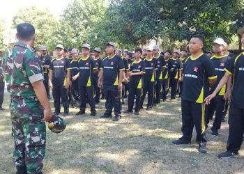 Kuatkan Karakter Pelajar, Babinsa Koramil Gresik Berikan Pelatihan PBB dan Wawasan Kebangsaan