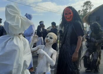 Pemdes Kalipadang Benjeng Dorong Ekonomi Warga Lewat Karnaval HUT RI