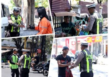 Barokallah !! Satlantas Polres Gresik Tebar Kepedulian Lewat Program “Jumat Berkah Berbagi”