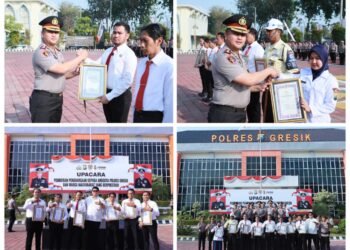 Semangat Kemerdekaan, Kapolres Gresik Berikan Reward kepada Personel Berprestasi dan Warga
