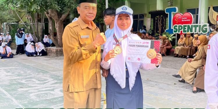 Selamat !! Ayudia Kirana Siswi SMPN 3 Gresik Raih Juara Kyorugi Piala Wali Kota Surabaya
