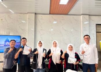 Bawaslu Gresik Goes to School, Perkuat Kesadaran Demokrasi Pemilih Pemula di SMKN 1 Sidayu