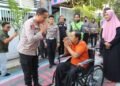 Tak Hanya Kursi Roda, Kapolres Gresik juga Berikan Bantuan Modal Usaha kepada Ojol Korban Kecelakaan