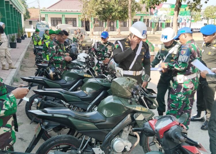 Kodim 0817/Gresik bersama Polisi Militer Berkomitmen Tingkatkan Kedisiplinan melalui Operasi Gaktib dan Yustisi “Waspada Wira Clurit” 2026