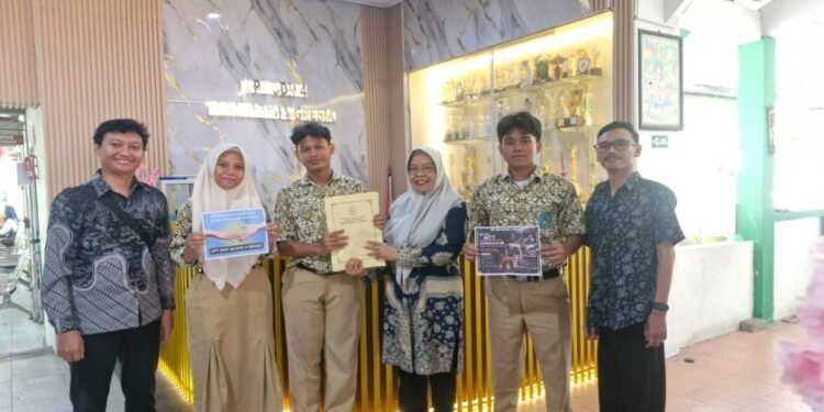 Peduli Bencana !! UPT SMPN 4 Gresik Galang Dana untuk Korban Gempa Nusa Tenggara Timur