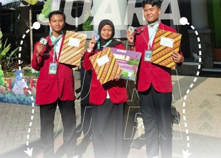 Gagas Inovasi Kritis, Tim KTI MAN 2 Gresik Raih Juara 2 Lomba Esai Tingkat Nasional