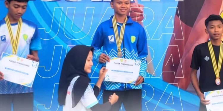 Performa Luar Biasa! M. Rizki Tirta Nugraha MAN 2 Gresik Borong Emas 400m dan Perak 1500m Atletik Pelajar 2026