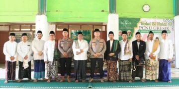 Kapolres Gresik Gelar Safari Jumat ke Ponpes Darul Ihsan Menganti: Ajak Santri Jauhi Narkoba dan Bijak Bermedia Sosial
