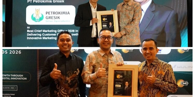 Top !! Direktur Keuangan & Umum Petrokimia Gresik Adityo Wibowo Dinobatkan sebagai Best Chief Marketing Officer 2026