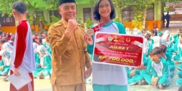 UPT SMPN 3 Gresik Sabet Juara 1 Bupati Cup Gresik Kyorugi Under-49 kg Junior