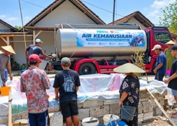 Nurul Hayat Salurkan Air Kemanusiaan Puluhan Ribu Liter ke Masyarakat Terdampak Kekeringan
