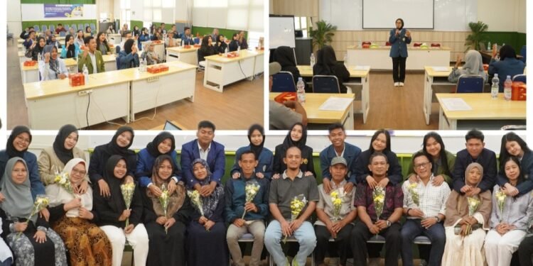 17 Mahasiswa Kota Santri beserta Orang Tuanya Terharu Berbalut Rasa Syukur Menerima Beasiswa Petrokimia Gresik