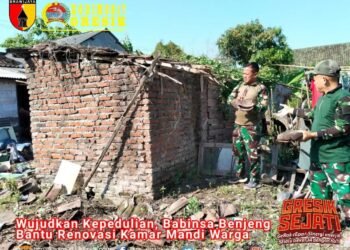 Hadir untuk Rakyat, Babinsa Benjeng Bantu Renovasi Kamar Mandi Warga