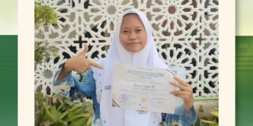 Siswi MAN 2 Gresik Aura Suci Nurlaili Ukir Prestasi Gemilang di English Festival of Championship V UINSATU Tulungagung